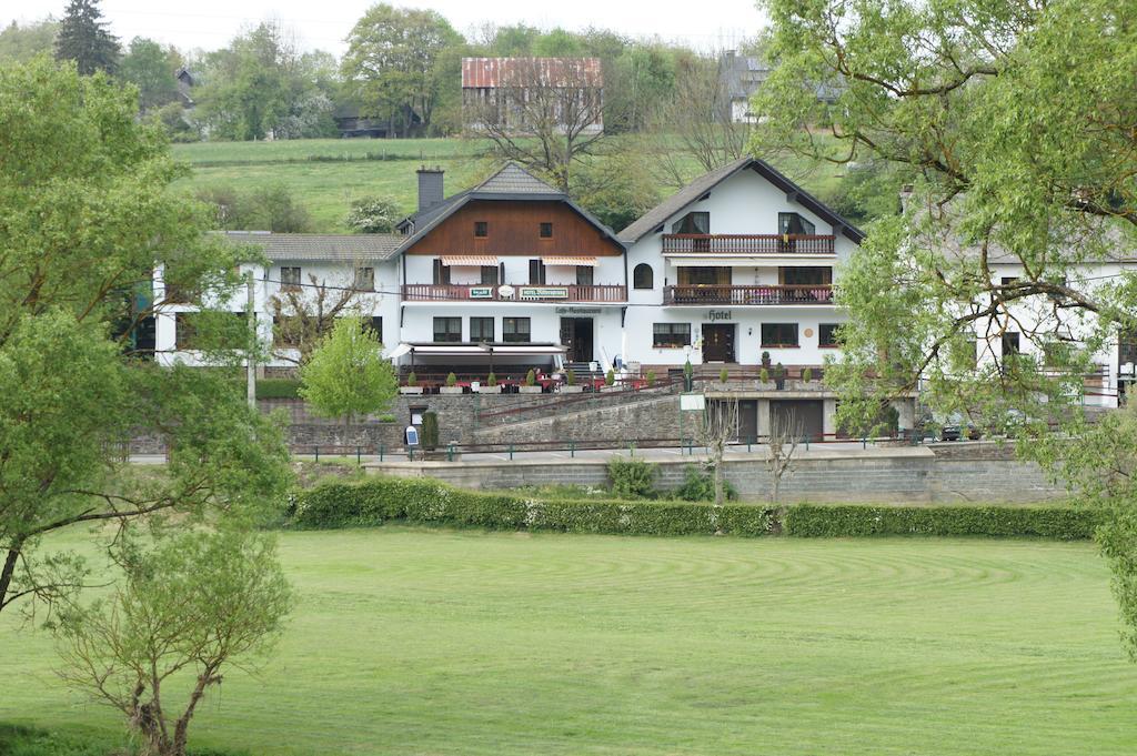 Hotel Rittersprung Ouren Exterior photo
