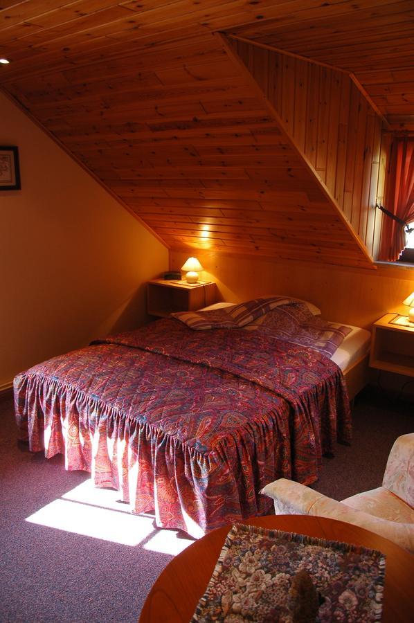 Hotel Rittersprung Ouren Exterior photo